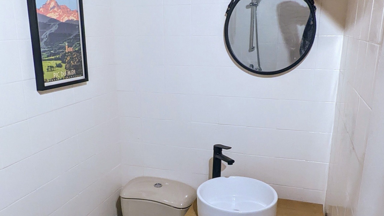 Photo of Bathroom in Campan