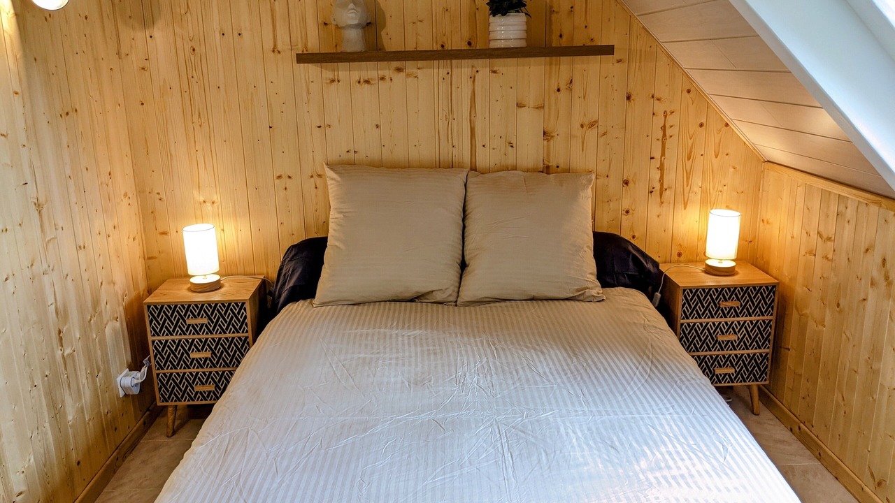 Photo of Bedroom in Campan