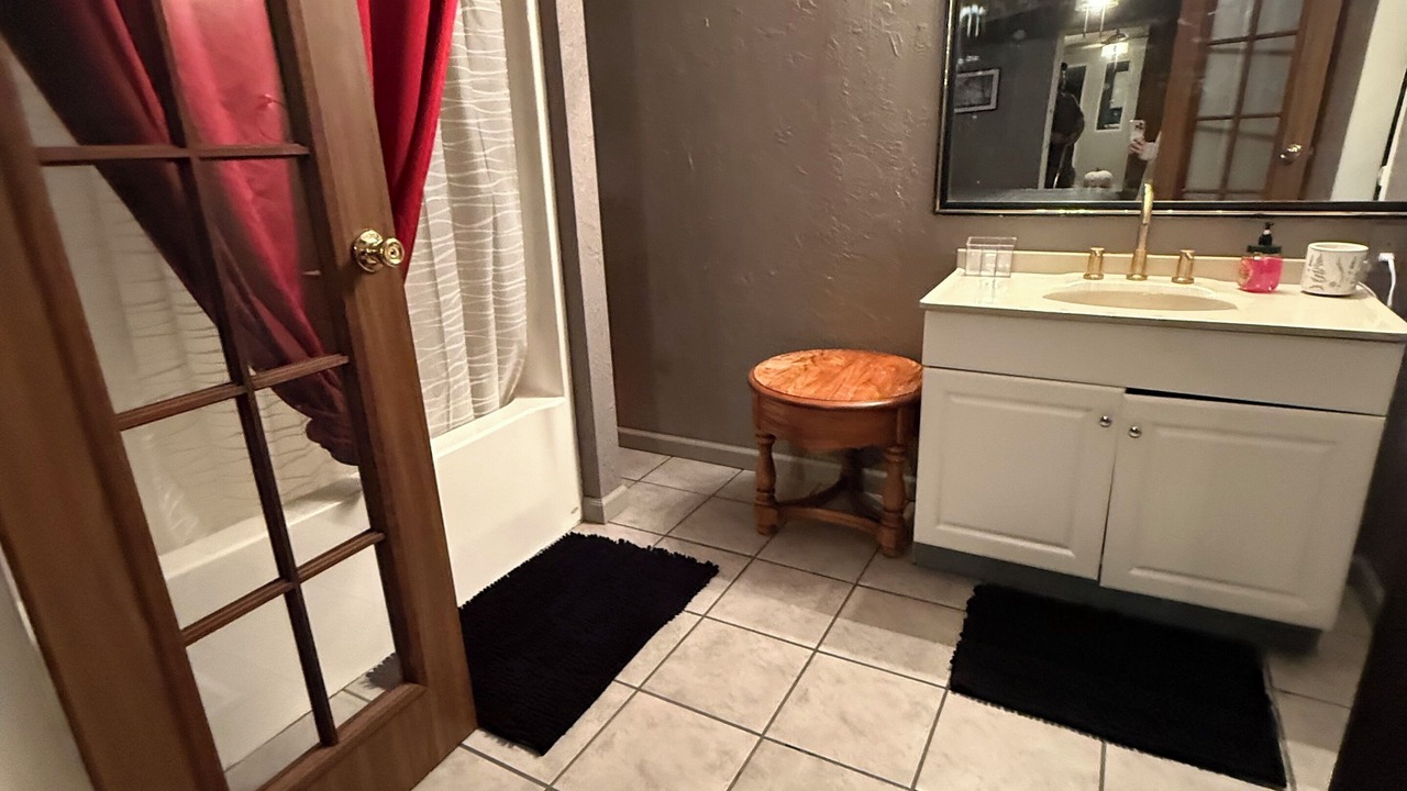 Photo of Bathroom in Vein Mountain