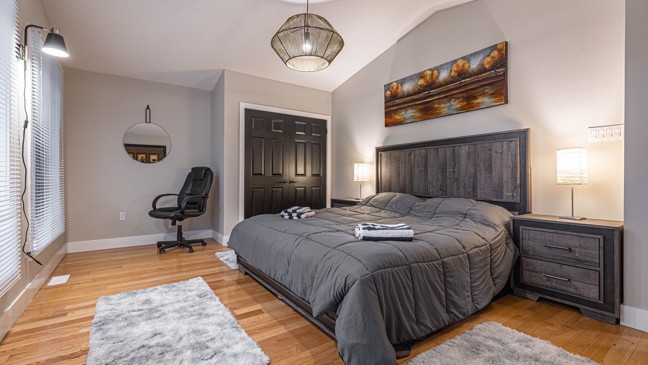 Photo of Bedroom in Grand Bend