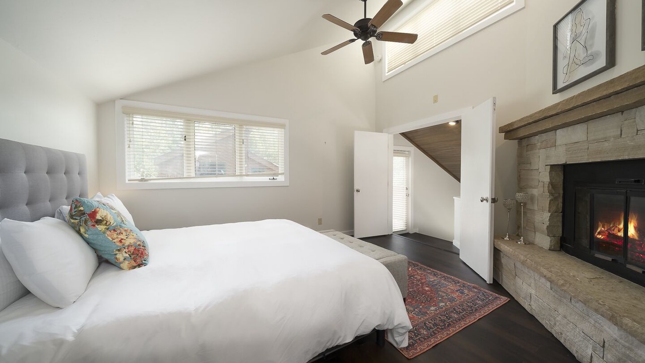 Photo of Bedroom in Arrowbear Lake