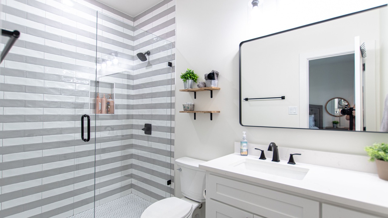 Photo of Bathroom in Carolyn Estates