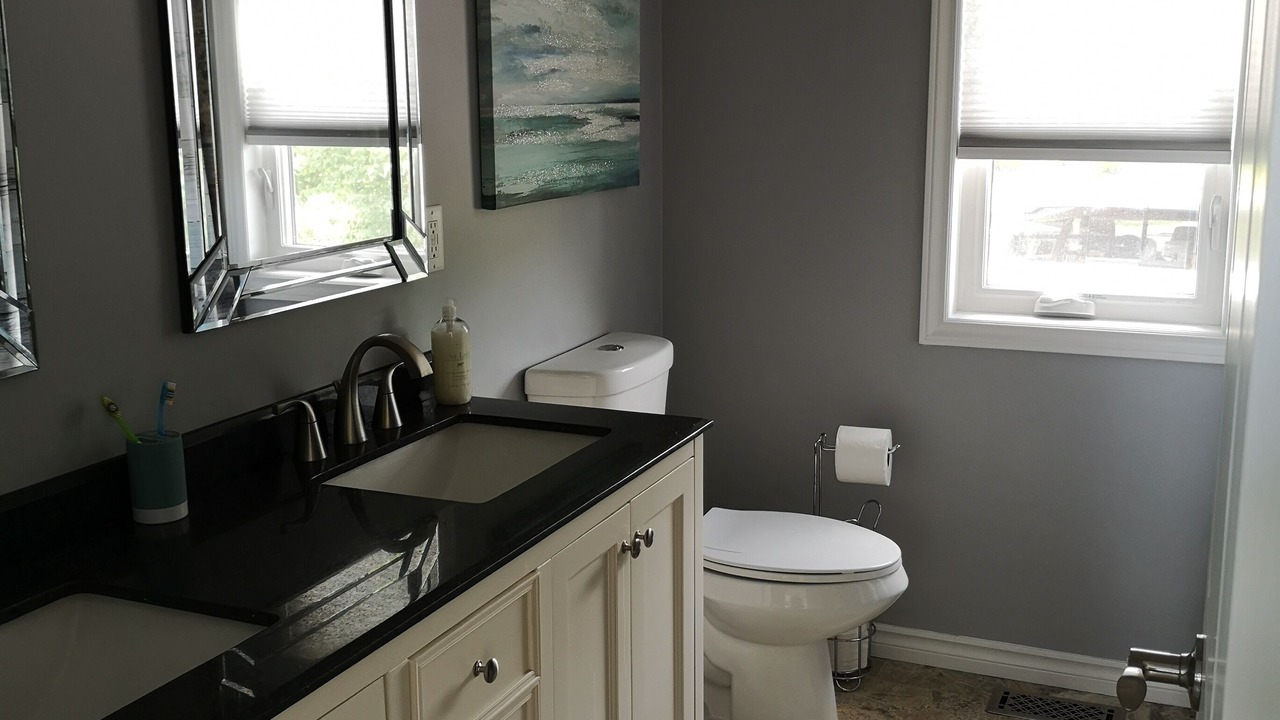 Photo of Bathroom in Broadbent