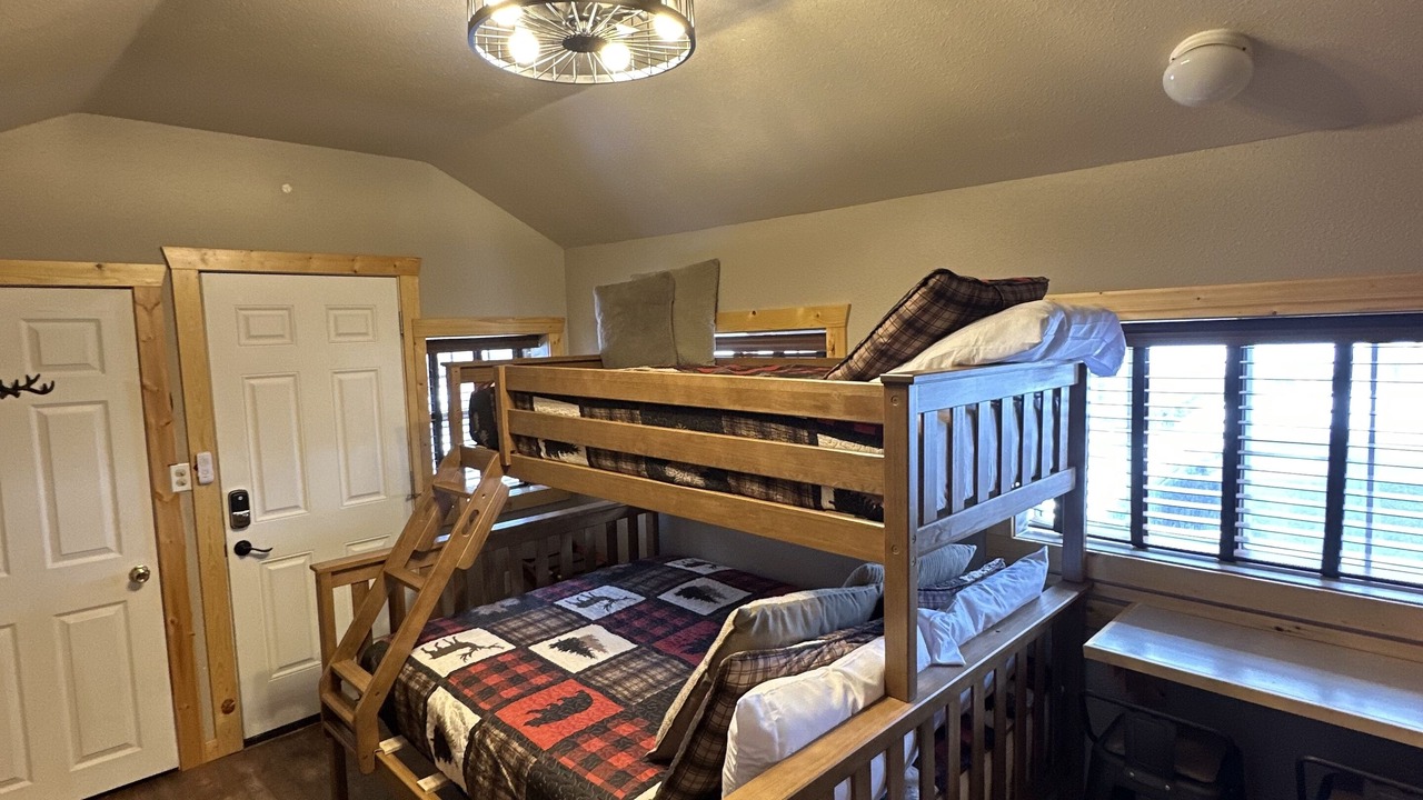 Photo of Bedroom in Cloudcroft