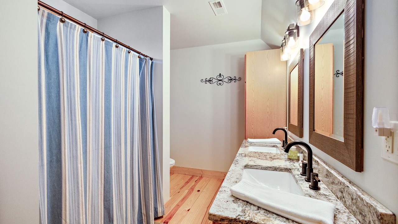 Photo of Bathroom in Charter Hills