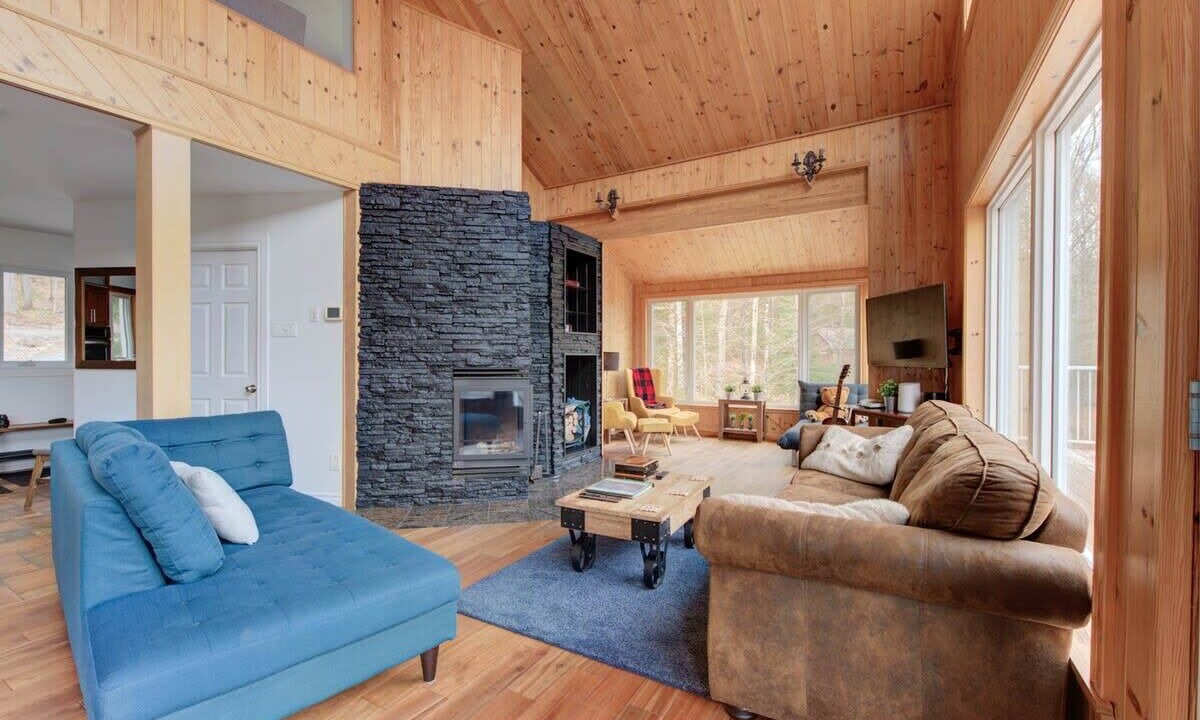 Photo of Livingroom in Lac-aux-Sables