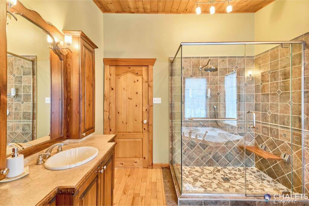 Photo of Bathroom in Lac-aux-Sables