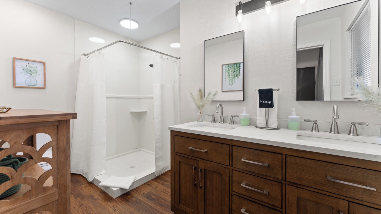Photo of Bathroom in Highlands - Perkins