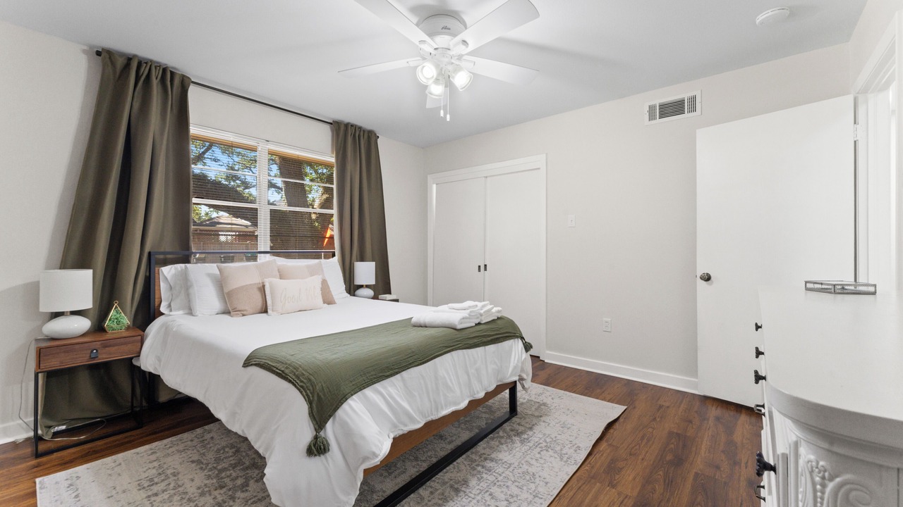 Photo of Bedroom in Highlands - Perkins