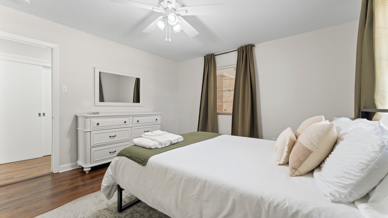 Photo of Bedroom in Highlands - Perkins