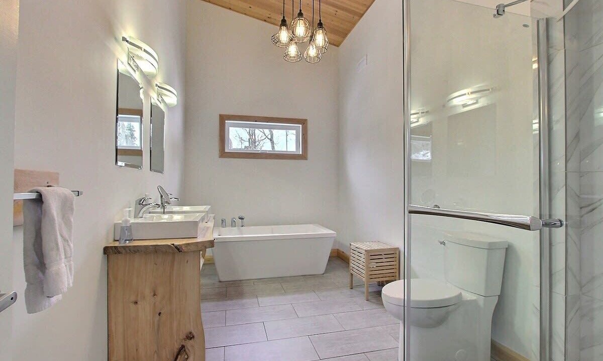 Photo of Bathroom in Saint-Philemon