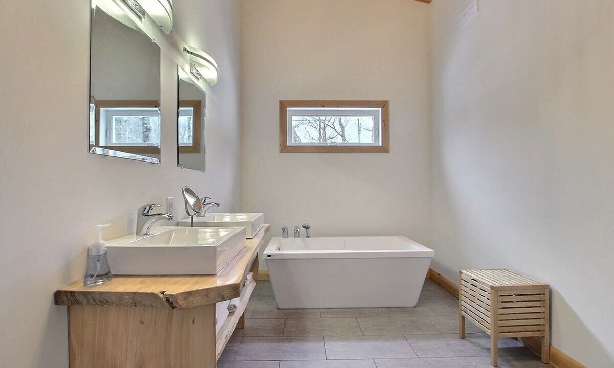 Photo of Bathroom in Saint-Philemon
