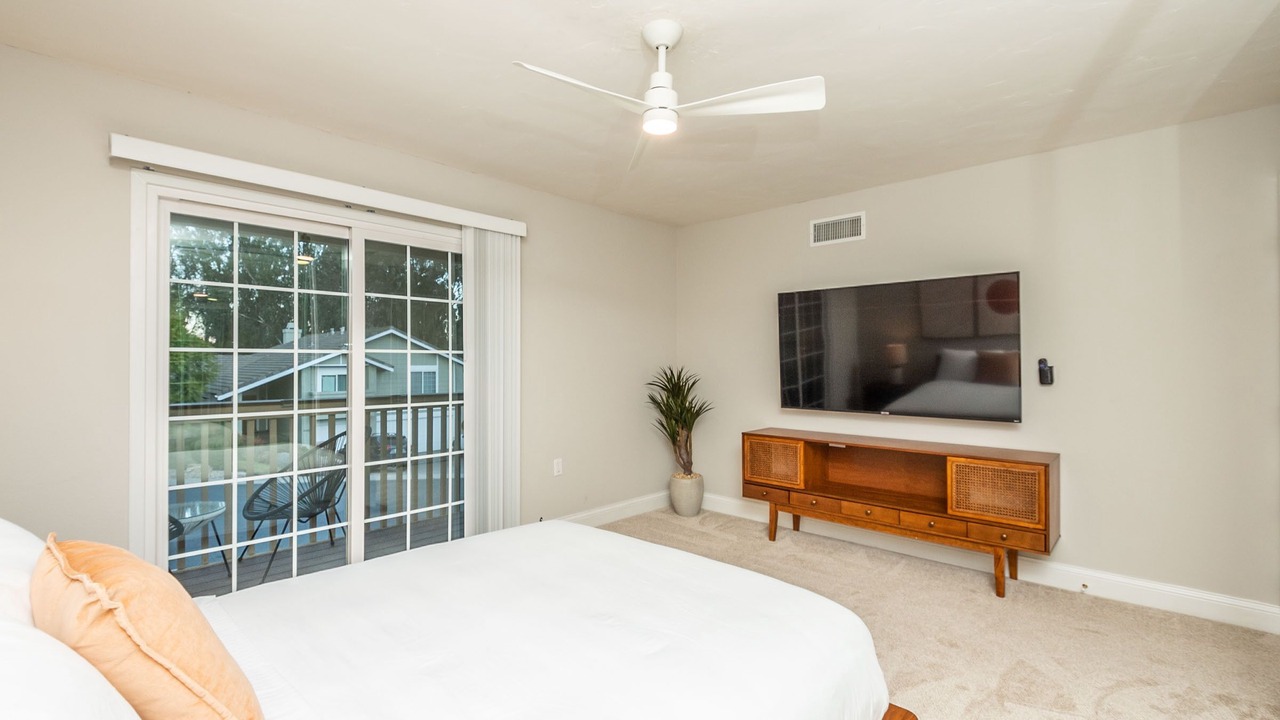 Photo of Bedroom in Lake Hodges