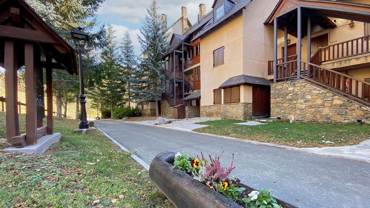 Photo of Outdoor in Beret