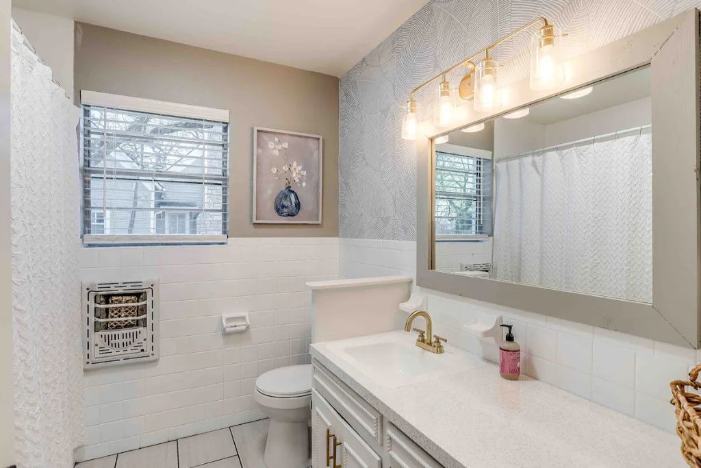Photo of Bathroom in Hico
