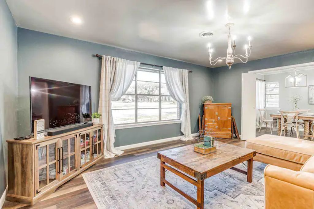 Photo of Livingroom in Hico