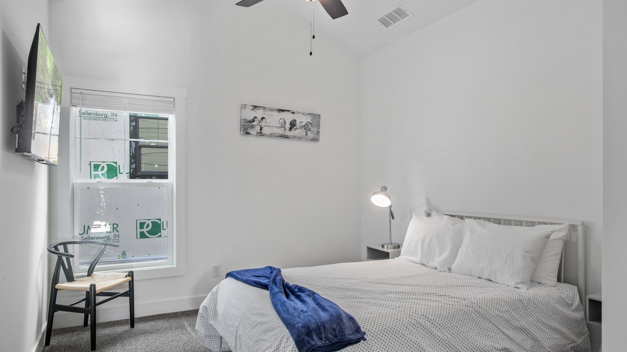 Photo of Bedroom in Speed