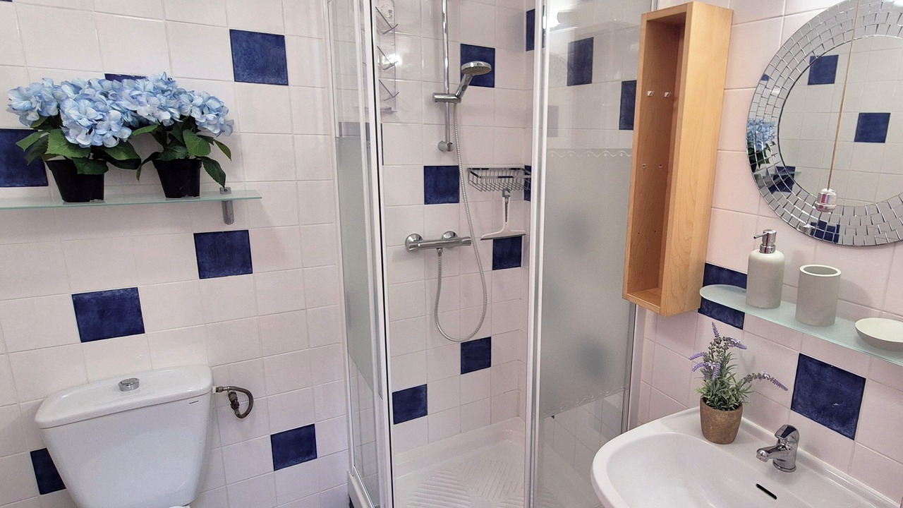 Photo of Bathroom in Caunes-Minervois