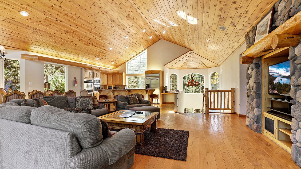 Photo of Livingroom in North Upper Truckee