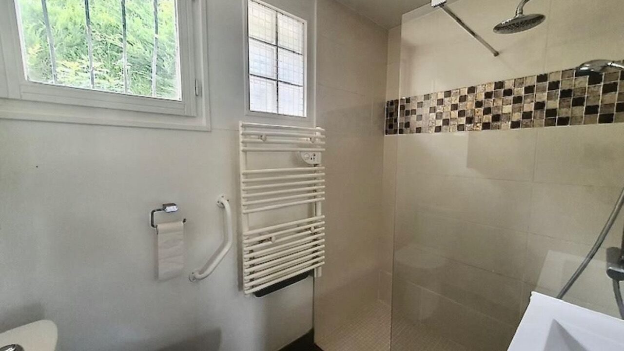Photo of Bathroom in Camp De Satory