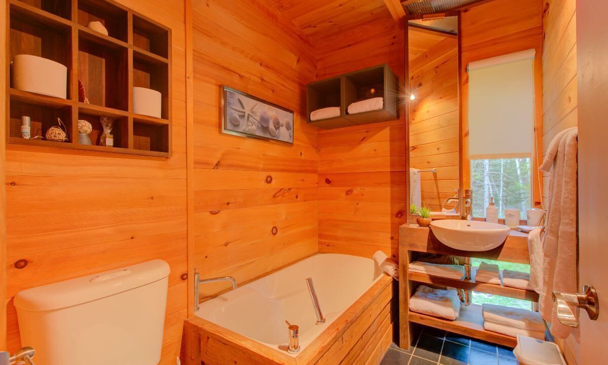 Photo of Bathroom in Pohenegamook