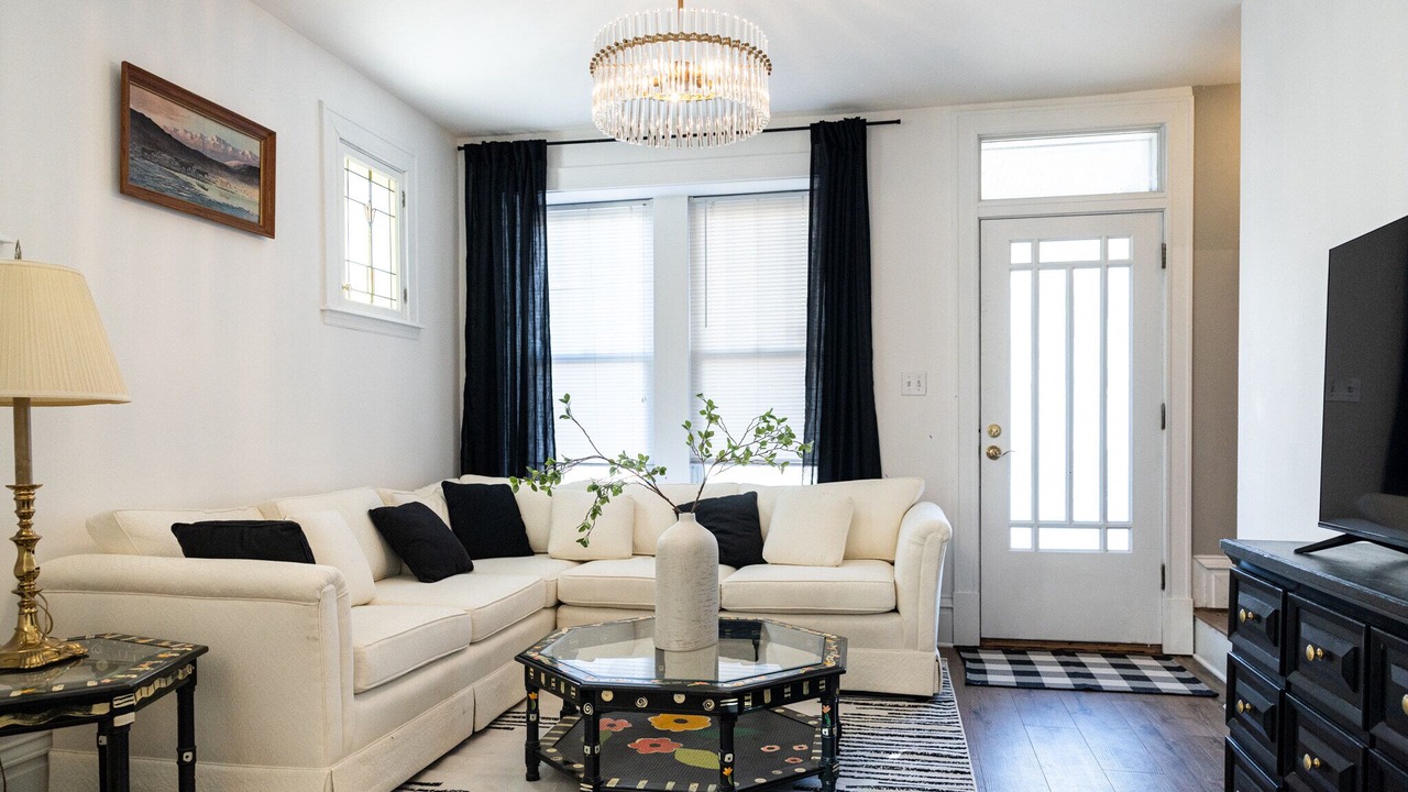 Photo of Livingroom in Northampton
