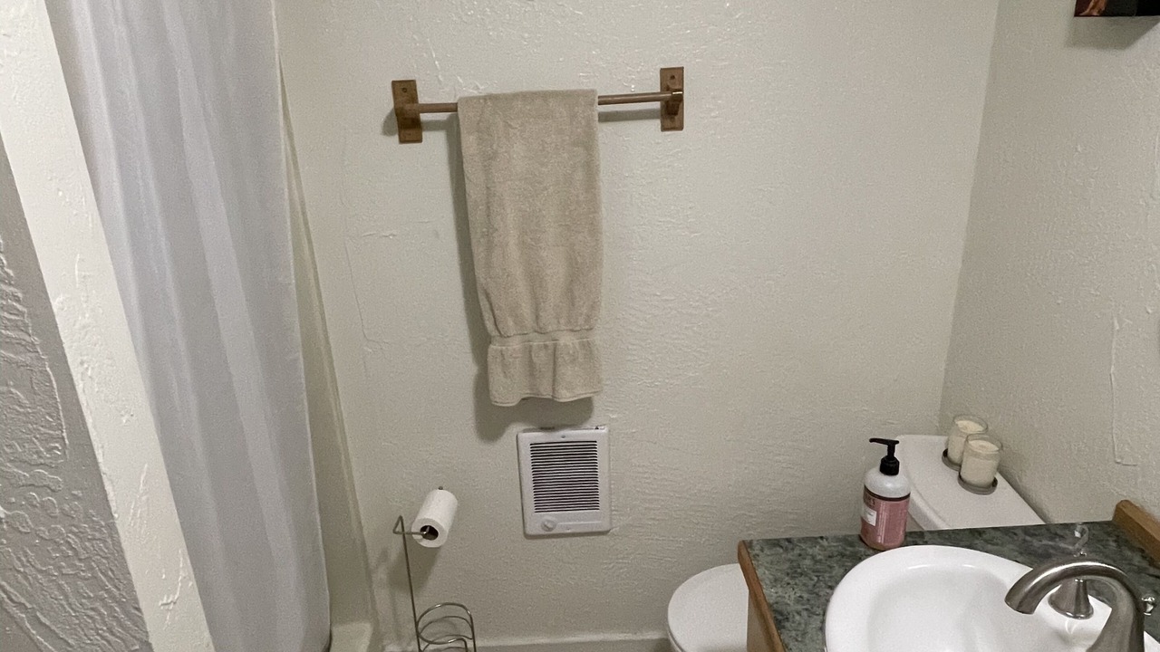 Photo of Bathroom in Powell Butte