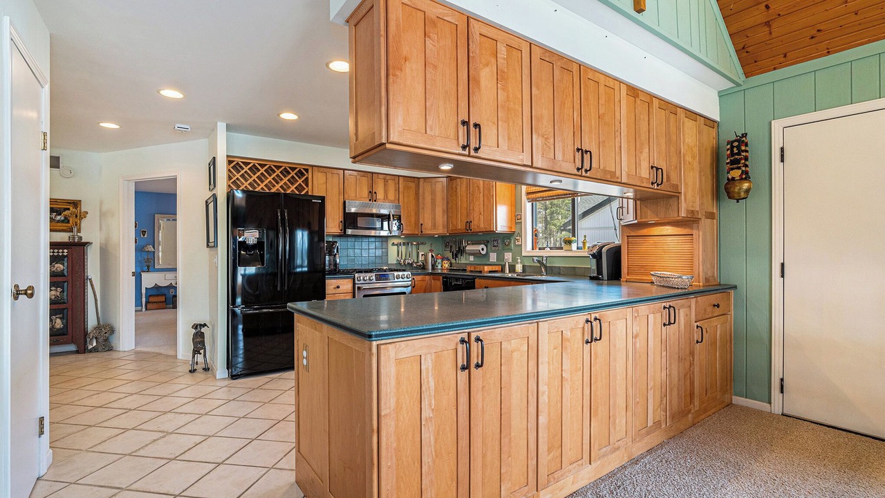 Photo of Kitchen in Canadian Lakes