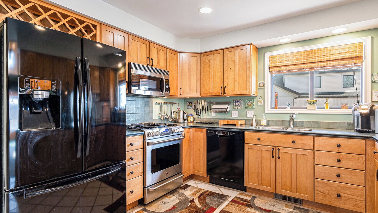Photo of Kitchen in Canadian Lakes