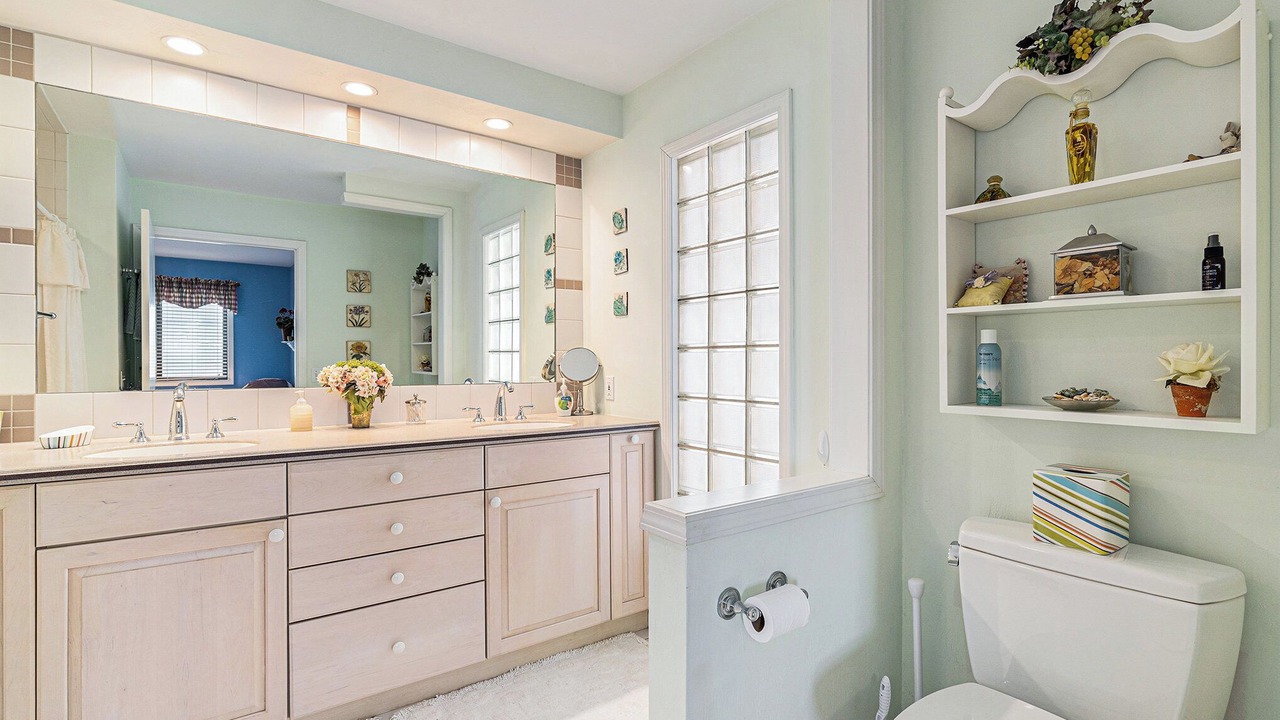 Photo of Bathroom in Canadian Lakes