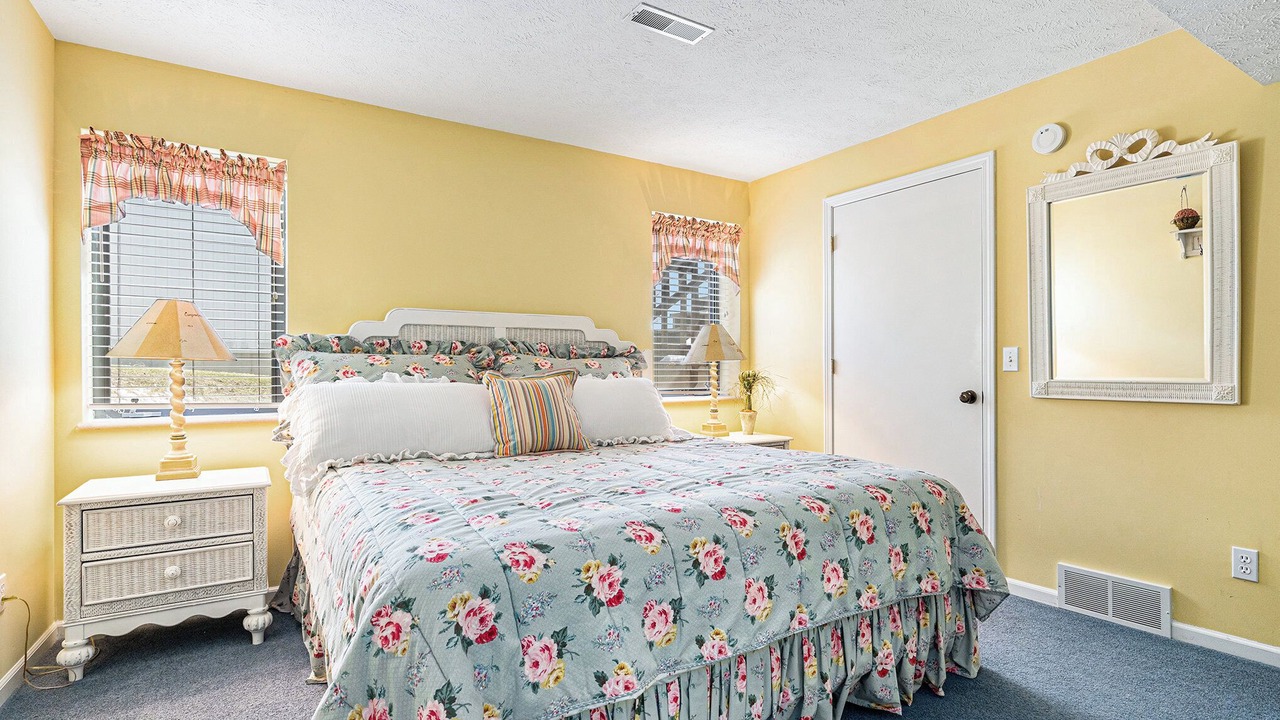 Photo of Bedroom in Canadian Lakes
