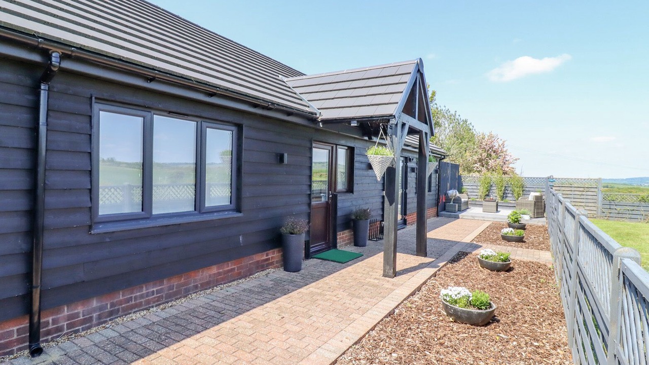 Photo of Patio Balcony in Dagnall