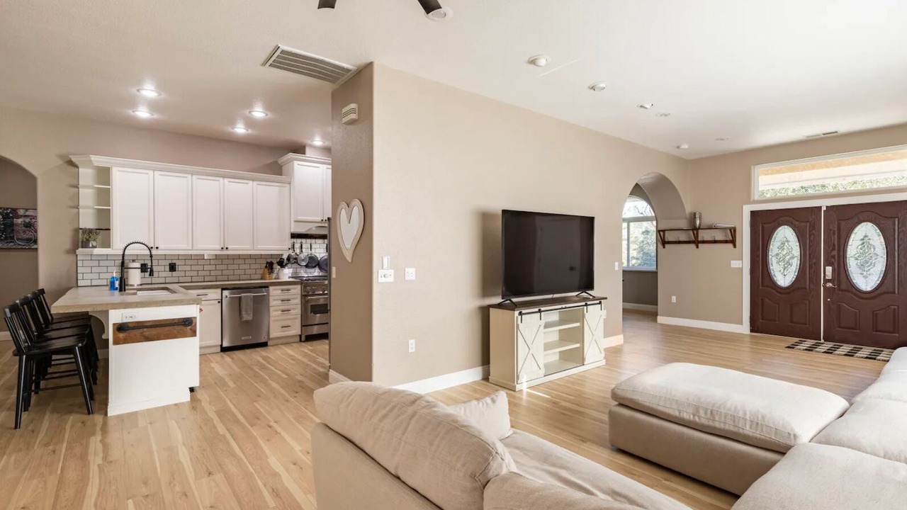 Photo of Bedroom in Phoenix Lake-Cedar Ridge