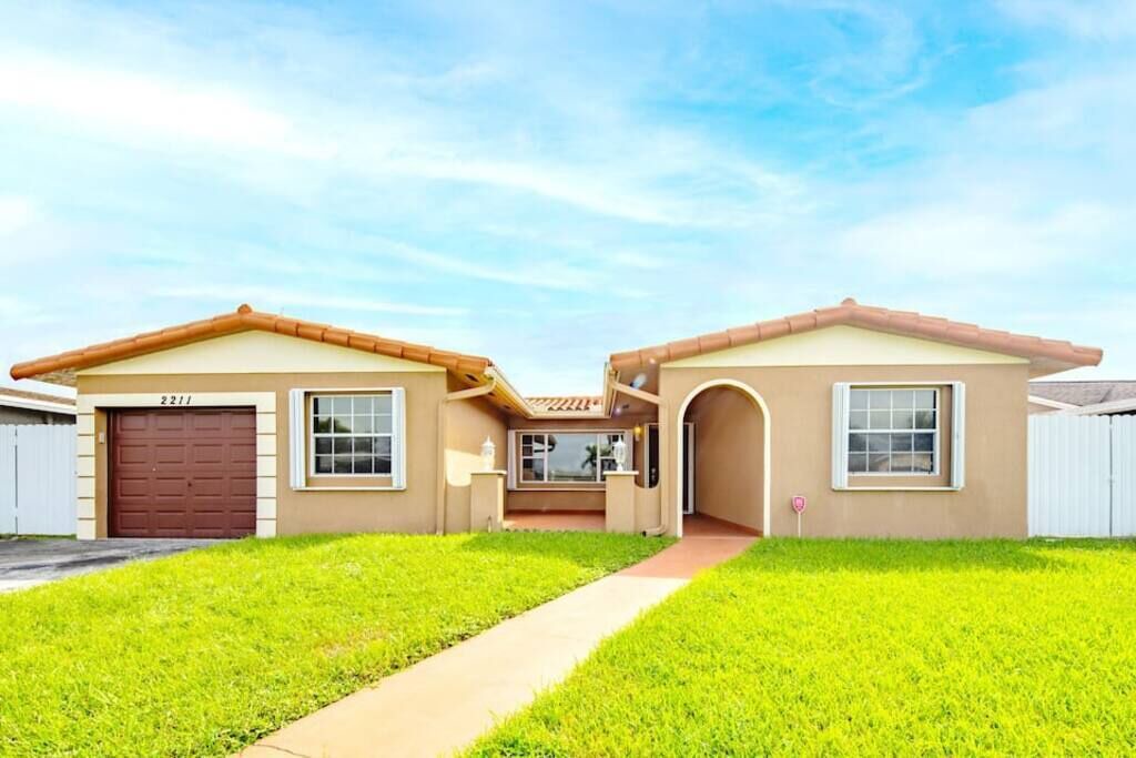 Photo of Outdoor in Pembroke Pines