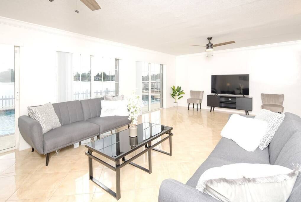 Photo of Livingroom in Pembroke Pines