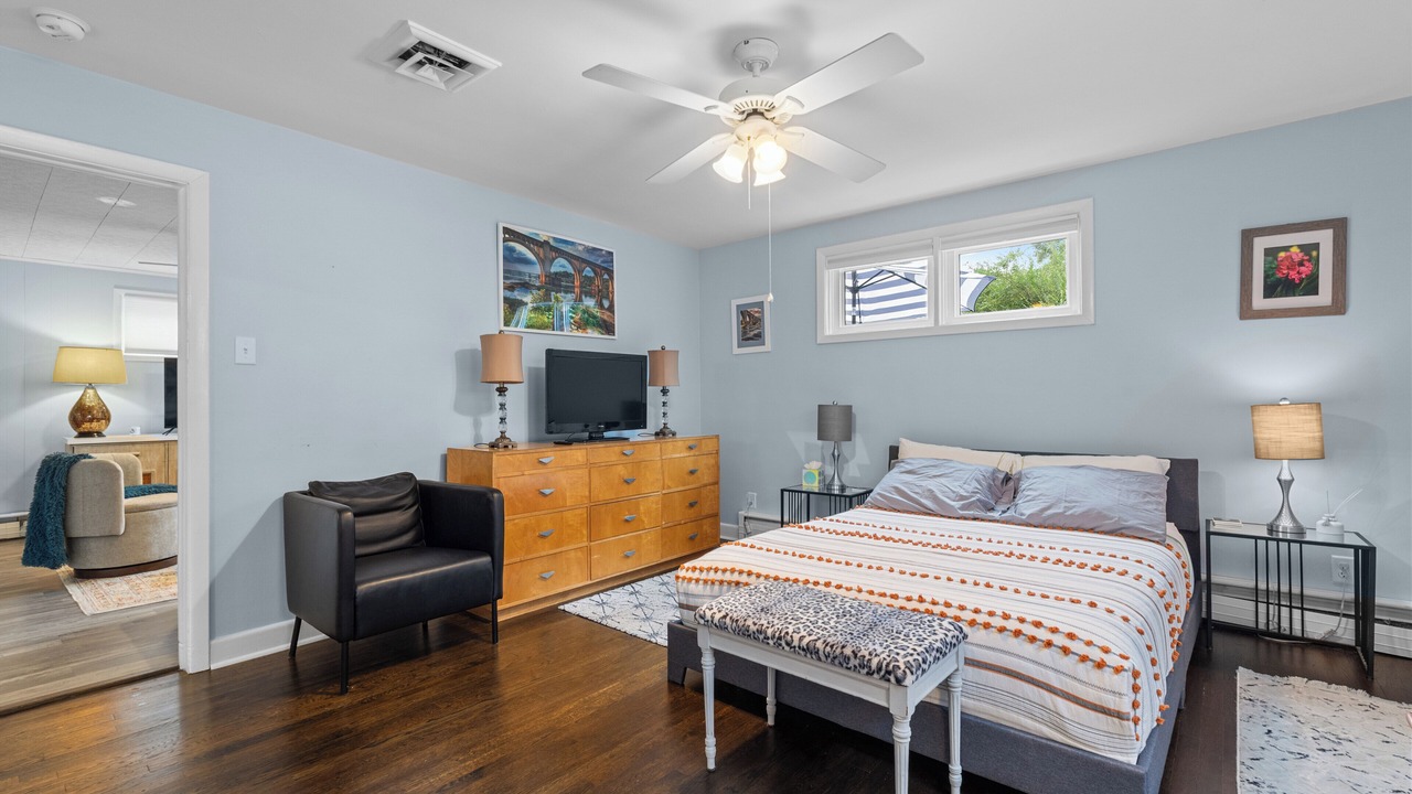 Photo of Bedroom in Willow Lawn