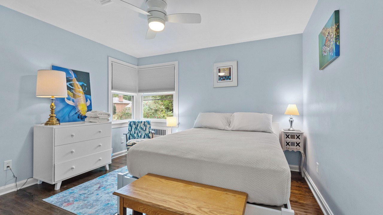 Photo of Bedroom in Willow Lawn