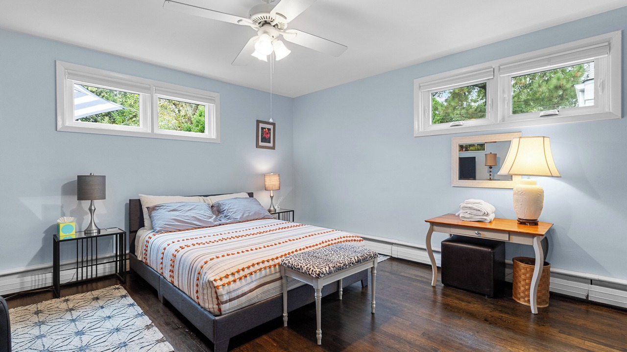 Photo of Bedroom in Willow Lawn
