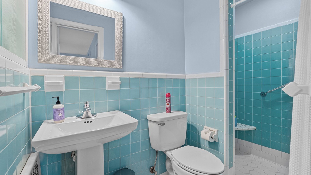 Photo of Bathroom in Willow Lawn