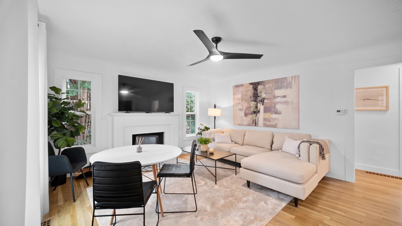 Photo of Livingroom in Lake Oswego
