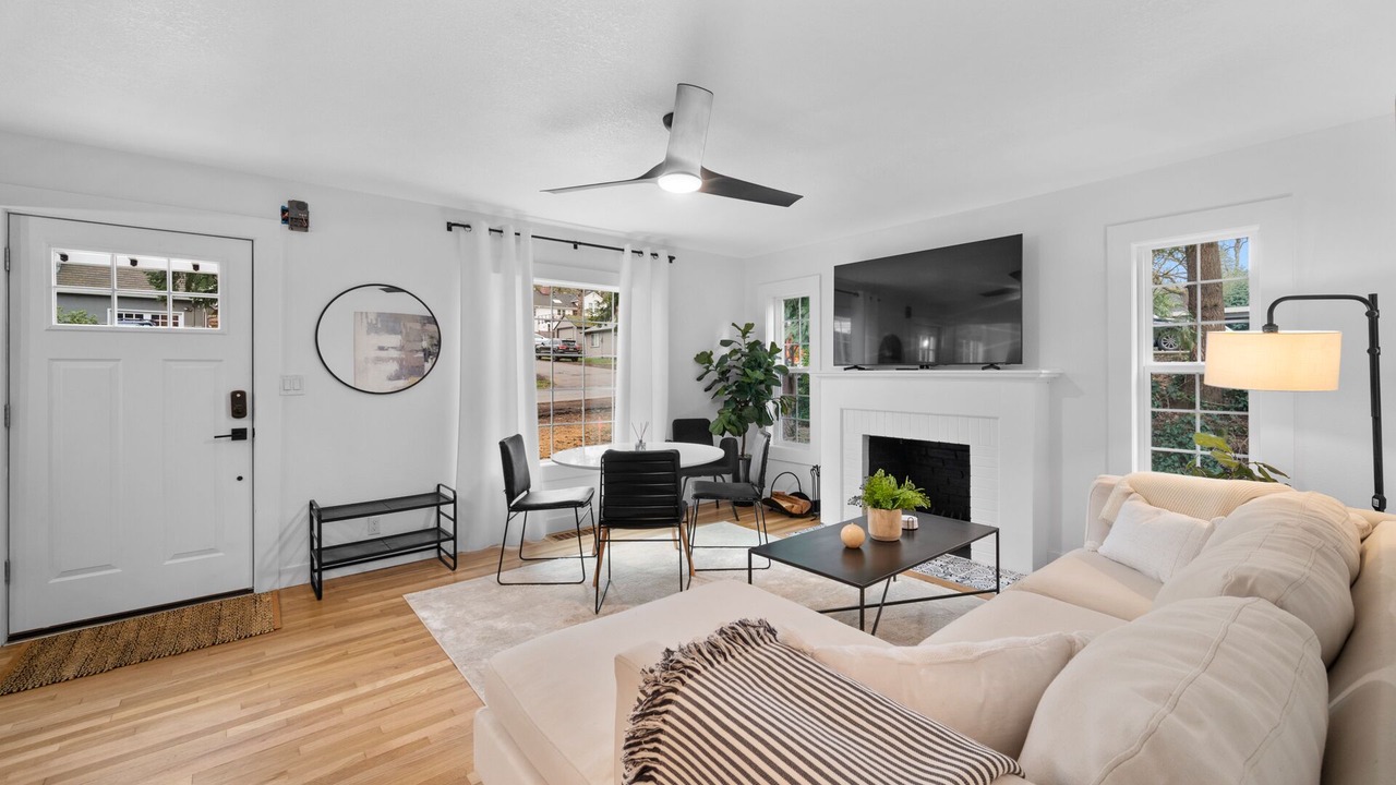 Photo of Livingroom in Lake Oswego