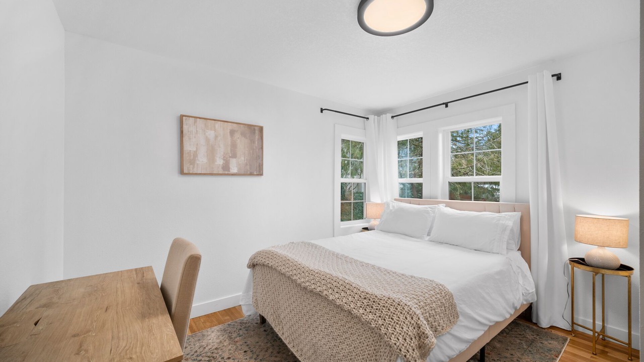 Photo of Bedroom in Lake Oswego