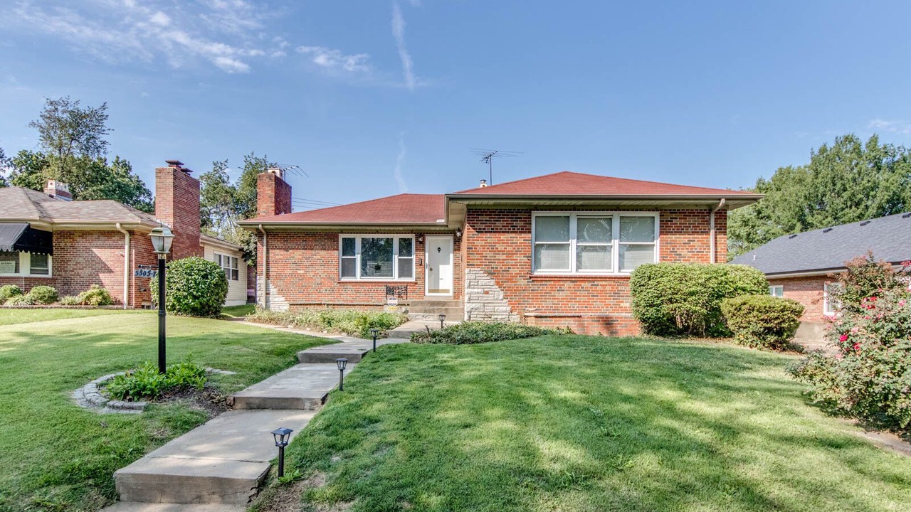 Photo of Outdoor in St. Louis Hills