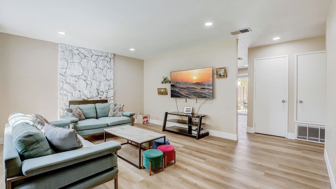 Photo of Livingroom in Sacramento