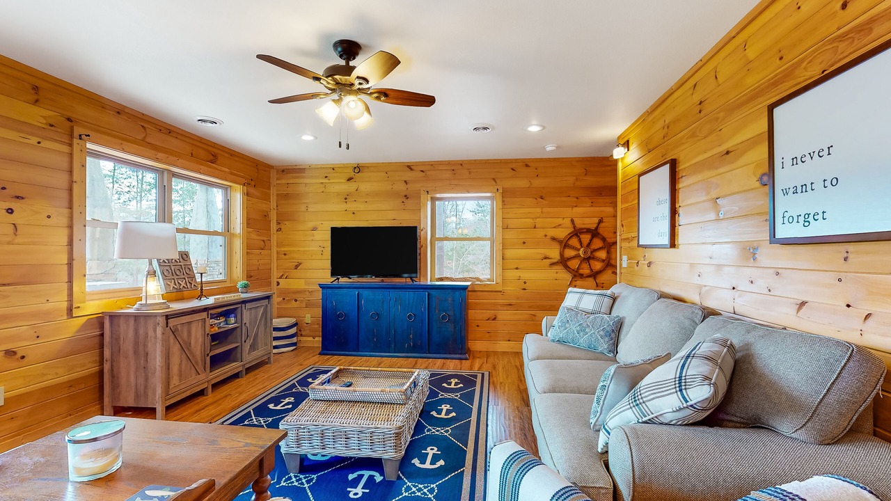 Photo of Livingroom in New Tazewell
