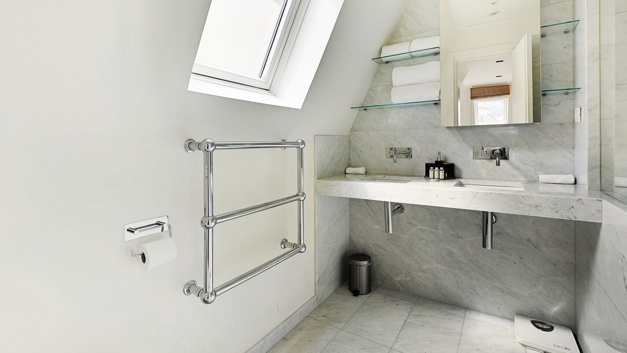 Photo of Bathroom in Odeon