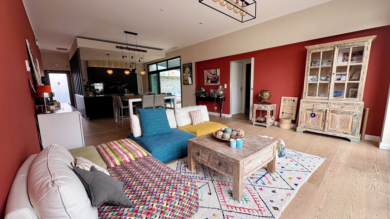 Photo of Livingroom in Orange