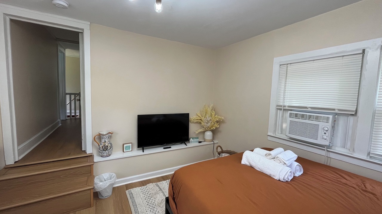 Photo of Bedroom in Coventry Lake