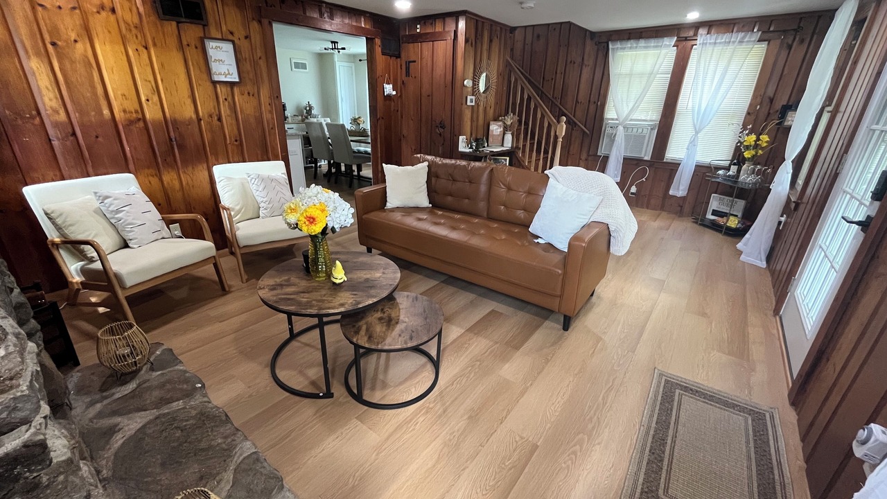 Photo of Livingroom in Coventry Lake