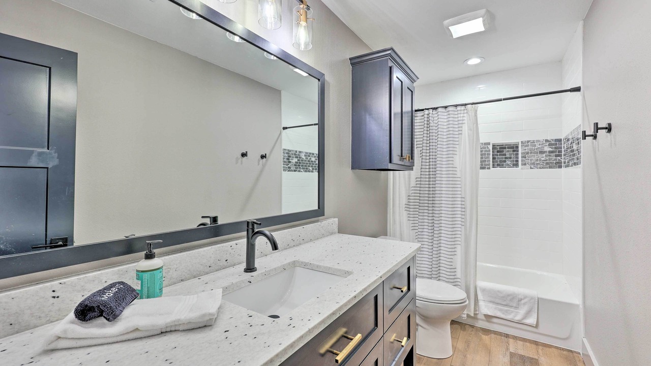 Photo of Bathroom in Glenwood